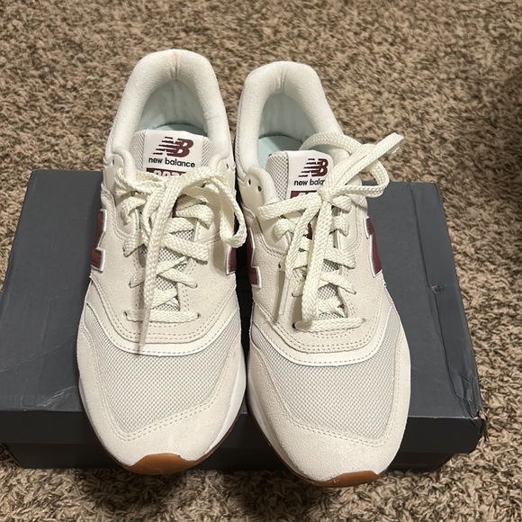 Women’s new balance 997H shoes - Picture 7 of 12